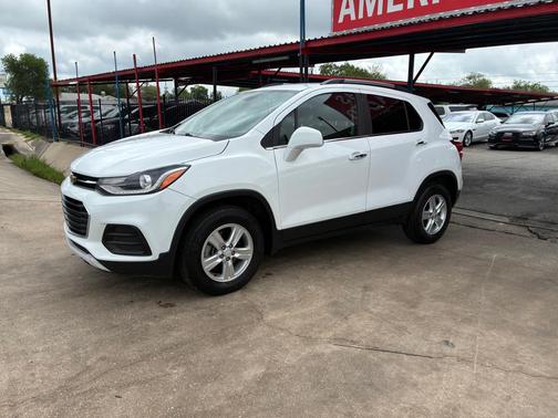 WHITE 2019 Chevrolet Trax LT