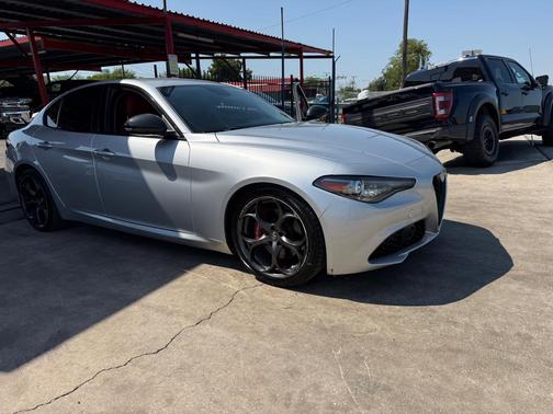 2019 Alfa Romeo Giulia Base