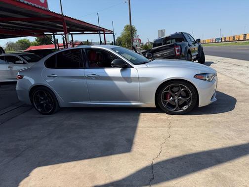 2019 Alfa Romeo Giulia Base