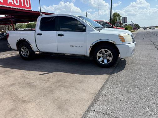 2005 Nissan Titan XE Crew Cab