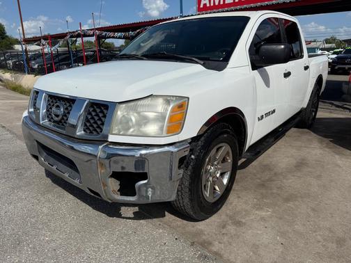 2005 Nissan Titan XE Crew Cab