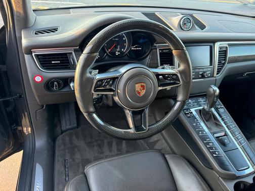 2015 Porsche Macan Turbo