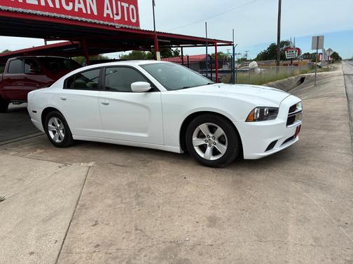 WHITE 2013 Dodge Charger SE