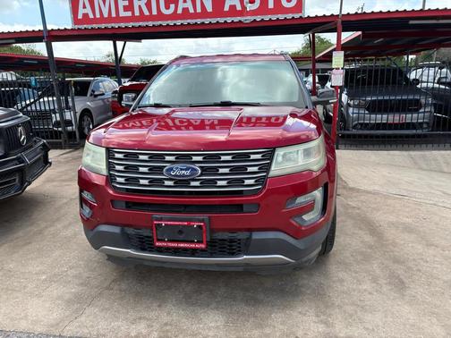 RED 2016 Ford Explorer XLT