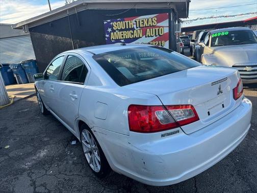2011 Mitsubishi Galant Base