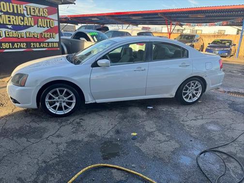2011 Mitsubishi Galant Base