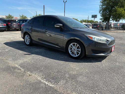 WHITE 2015 Ford Focus Titanium