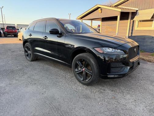 2017 Jaguar F-PACE 35t R-Sport