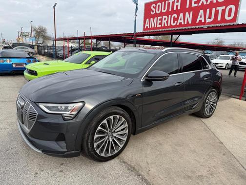 2019 Audi e-tron Prestige
