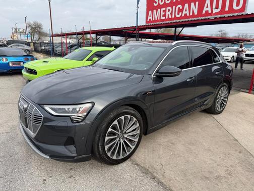 2019 Audi e-tron Prestige