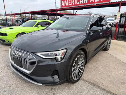2019 Audi e-tron Prestige