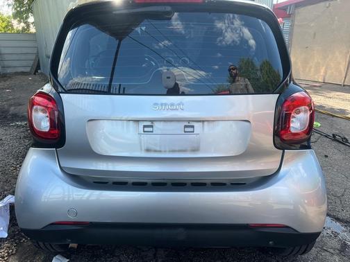 Photo 4 of 18 of 2016 smart ForTwo