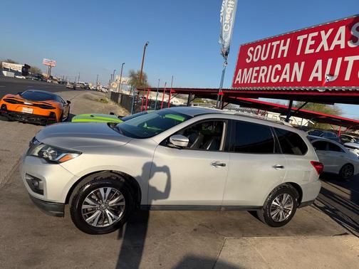 2017 Nissan Pathfinder SL
