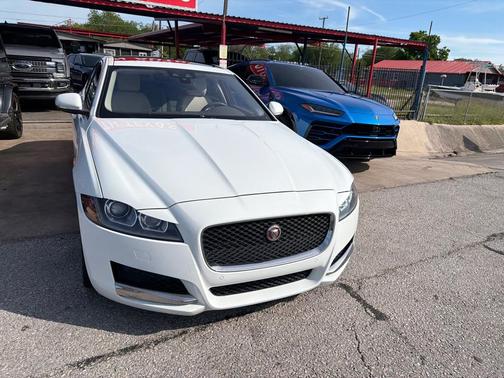WHITE 2016 Jaguar XF 35t Prestige