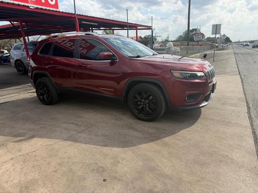 RED 2019 Jeep Cherokee Latitude