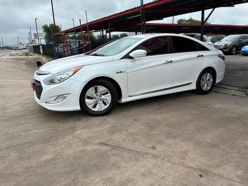 WHITE 2015 Hyundai SONATA Hybrid Base