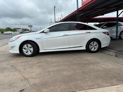 WHITE 2015 Hyundai SONATA Hybrid Base