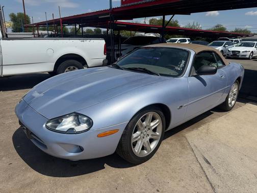 BLUE 2000 Jaguar XK8