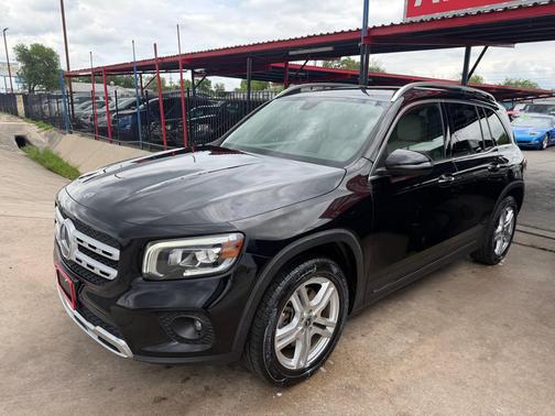 BLACK 2020 Mercedes-Benz GLB 250 Base