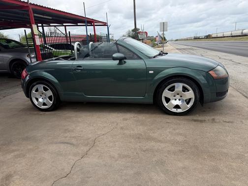 GREEN 2001 Audi TT quattro