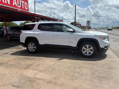 WHITE 2017 GMC Acadia SLE-1