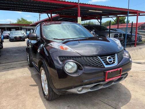 BLACK 2014 Nissan Juke S