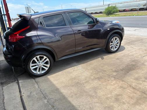 BLACK 2014 Nissan Juke S