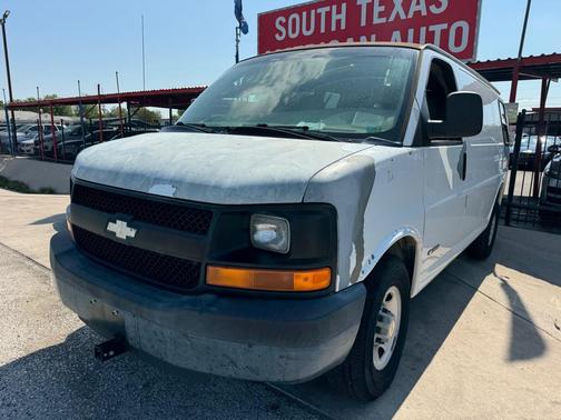 2004 Chevrolet Express 3500 Base