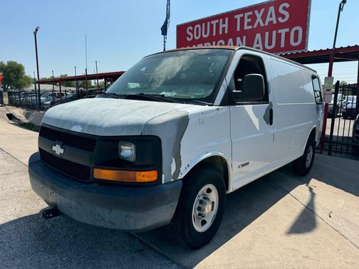 2004 Chevrolet Express 3500 Base