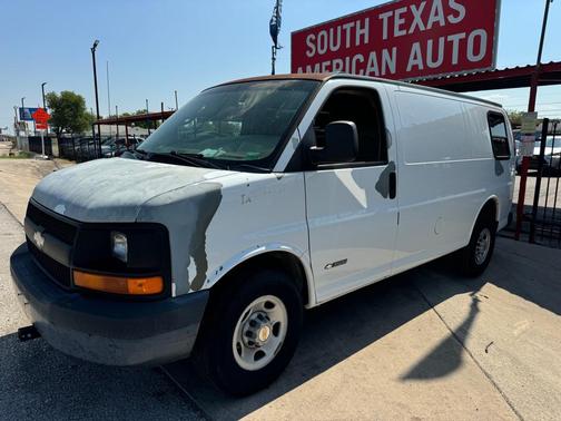 2004 Chevrolet Express 3500 Base