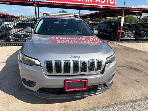 SILVER 2019 Jeep Cherokee Latitude Plus