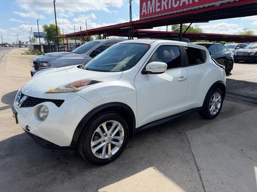 WHITE 2016 Nissan Juke S