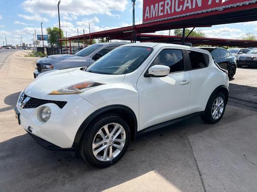 WHITE 2016 Nissan Juke S