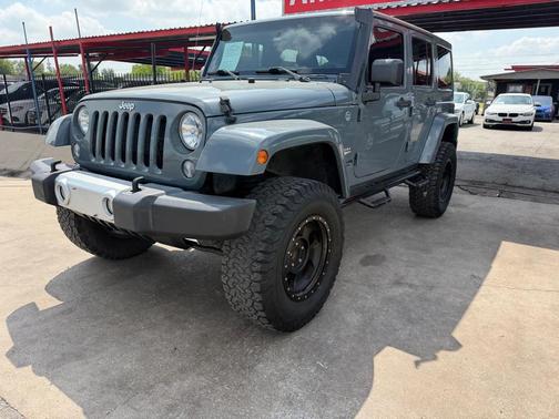GRAY 2015 Jeep Wrangler Unlimited Sahara