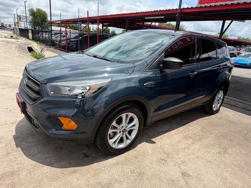 GREEN 2019 Ford Escape S