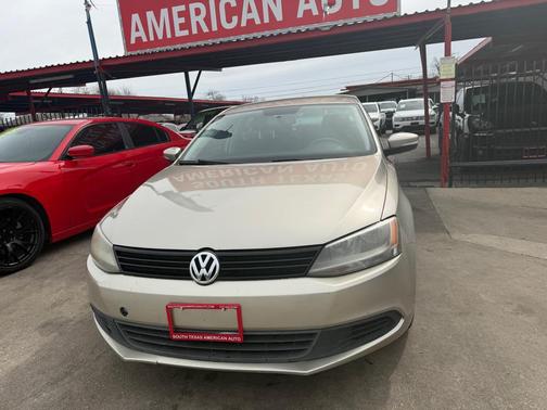 2014 Volkswagen Jetta Auto SE