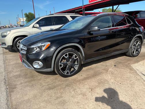 BLACK 2018 Mercedes-Benz GLA 250 Base