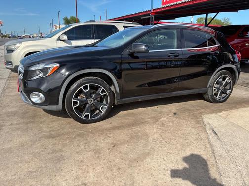 BLACK 2018 Mercedes-Benz GLA 250 Base