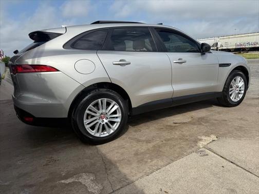 2017 Jaguar F-PACE 35t Prestige