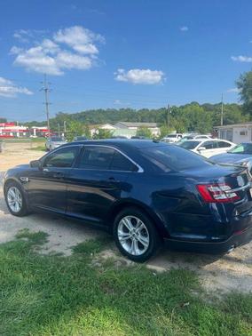 2017 Ford Taurus SE