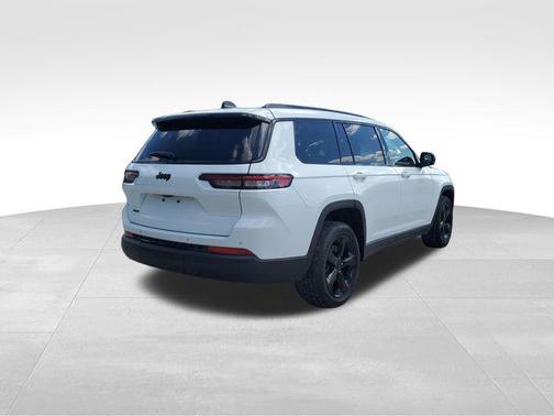 Bright White Clearcoat 2023 Jeep Grand Cherokee L Altitude