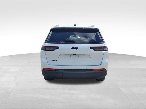 Bright White Clearcoat 2023 Jeep Grand Cherokee L Altitude