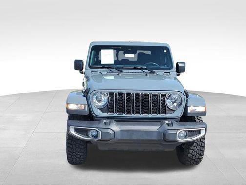 Anvil Clearcoat 2025 Jeep Gladiator High Tide