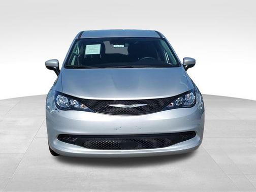Silver Mist Clearcoat 2023 Chrysler Voyager LX