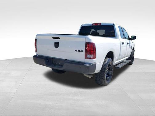 Bright White Clearcoat 2022 RAM 1500 Classic Warlock Quad Cab 4x4 6'4' Box