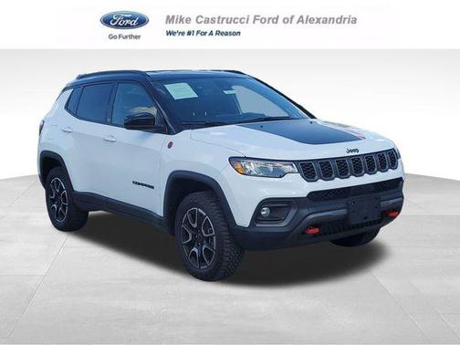 Bright White Clearcoat 2025 Jeep Compass Trailhawk