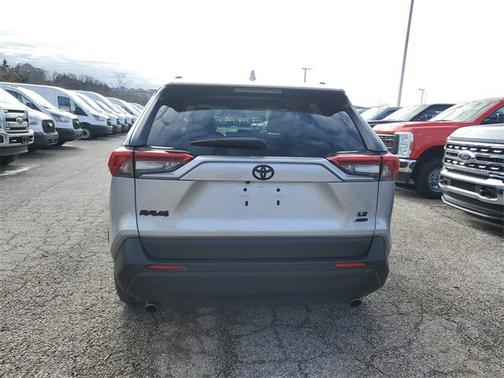 2020 Toyota RAV4 LE