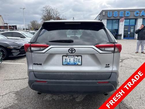 2020 Toyota RAV4 LE