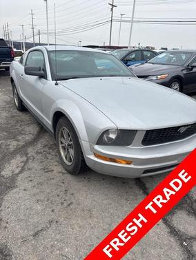 2005 Ford Mustang Deluxe