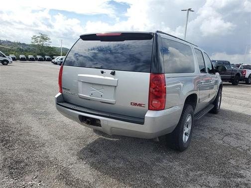 2011 GMC Yukon XL 1500 SLE